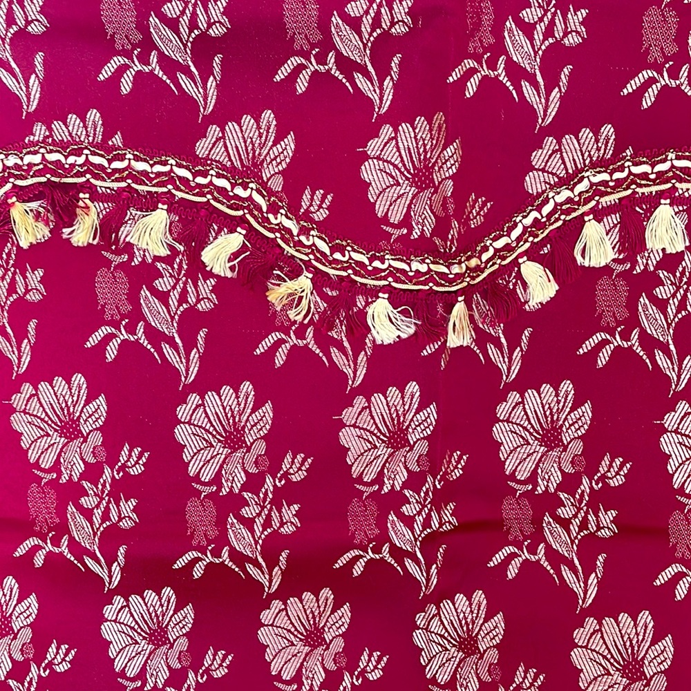 Red & champagne drape